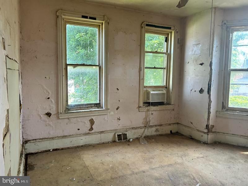 5311 N Howard St Property Photo 22