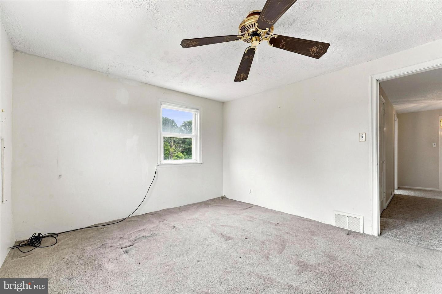 623 Acorn St Property Photo 4
