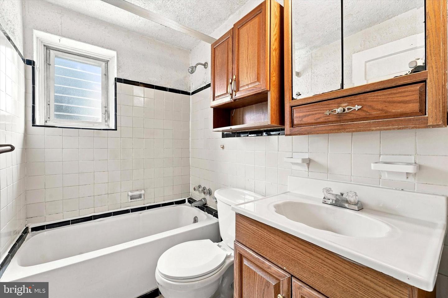 623 Acorn St Property Photo 6