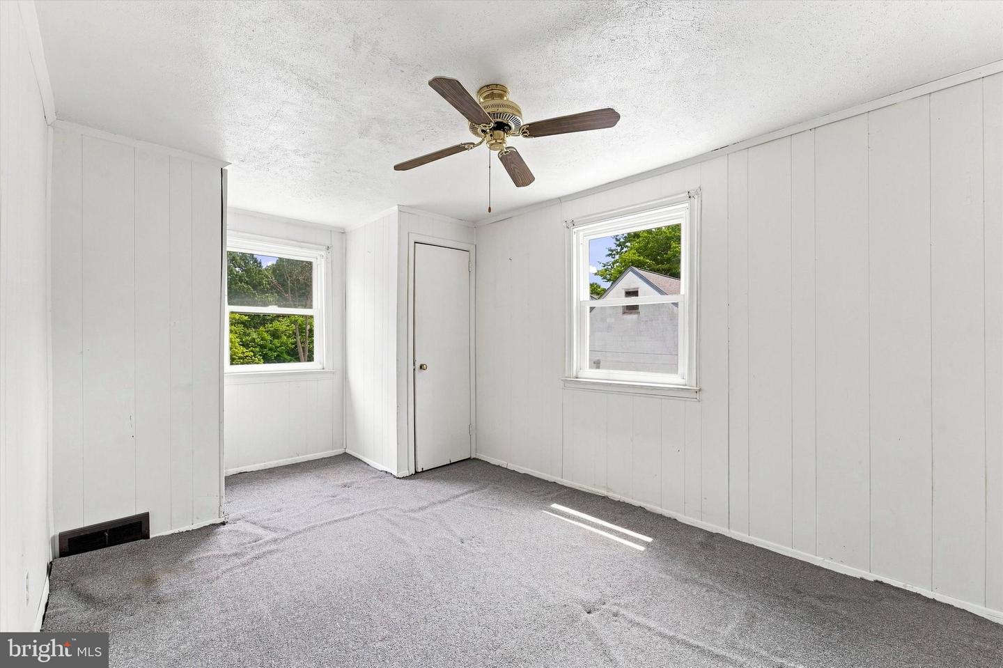 623 Acorn St Property Photo 10