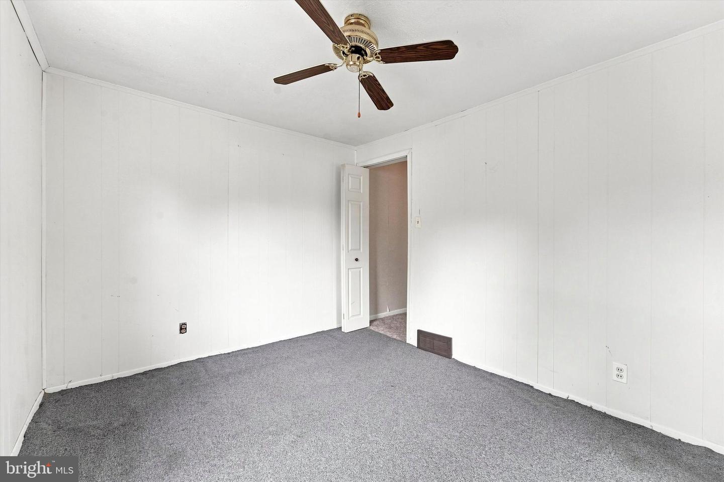 623 Acorn St Property Photo 12