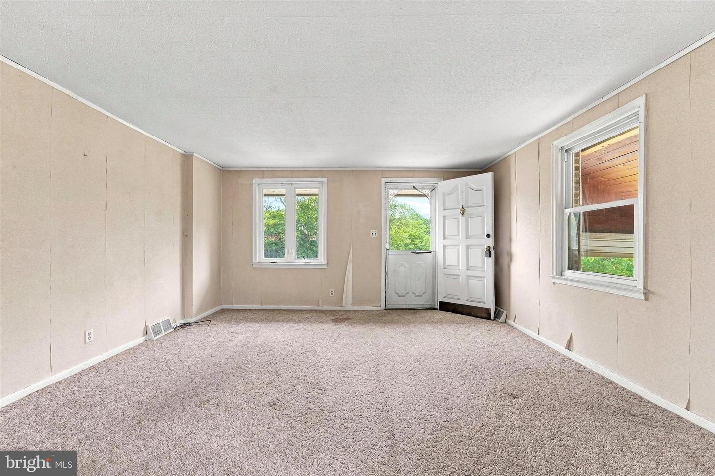 623 Acorn St Property Photo 14