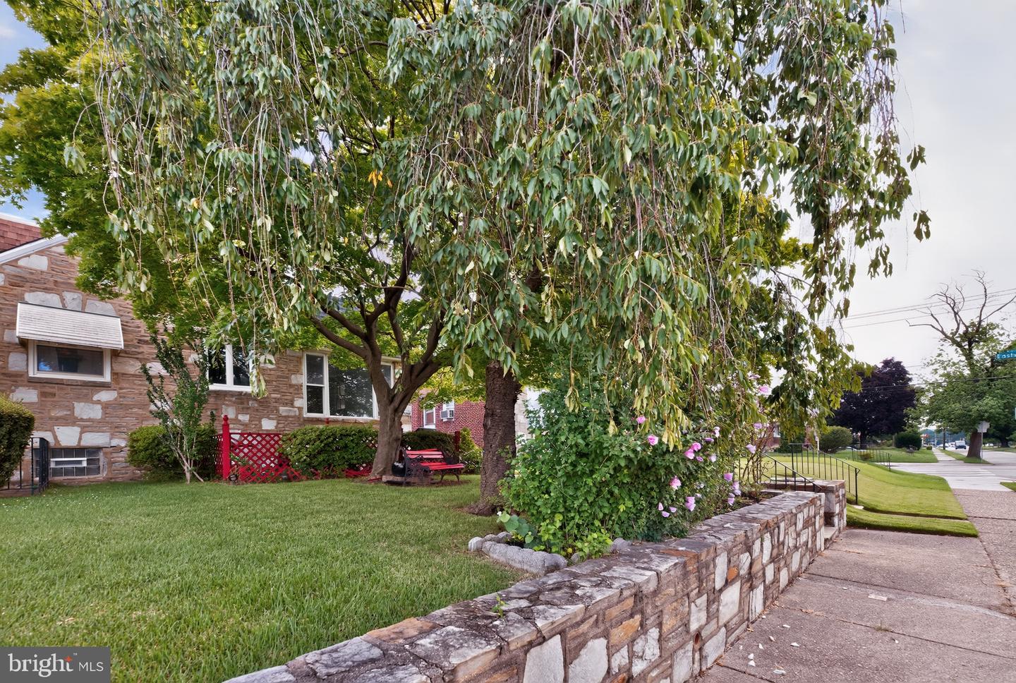 2233 Solly Ave Property Photo 3