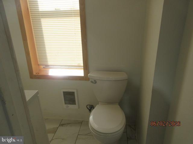 2927 N Stillman St Property Photo 7