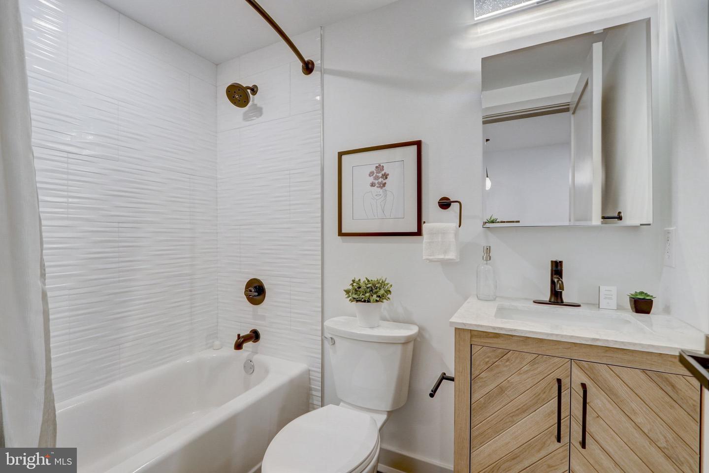 5001 Umbria St #u202 Property Photo 6