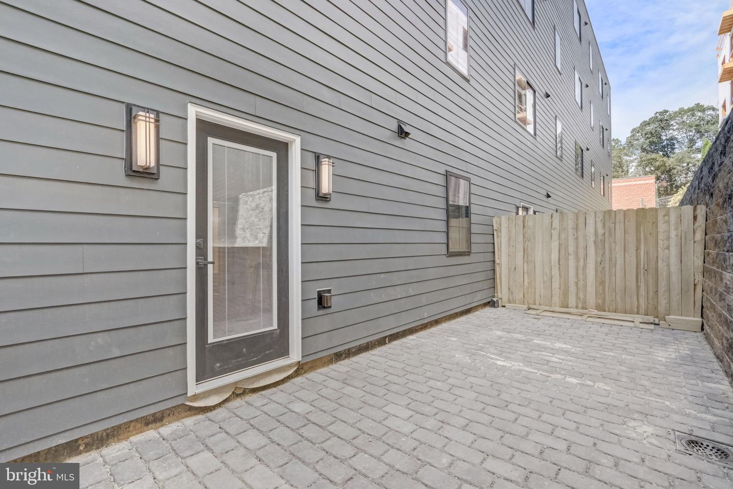 5001 Umbria St #u202 Property Photo 10
