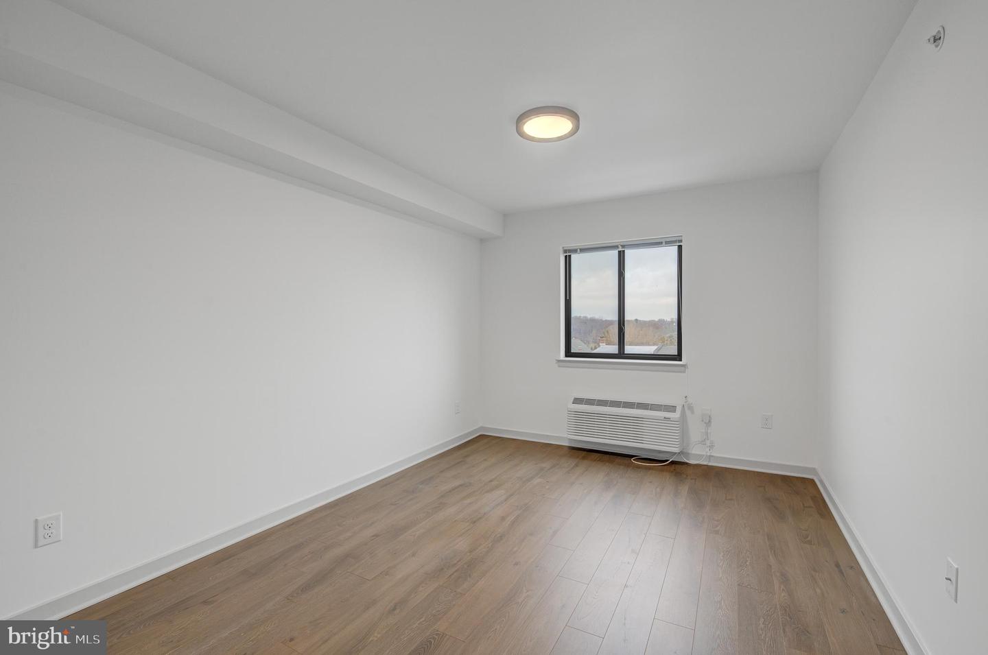 6808 Ridge Ave #502 Property Photo 7