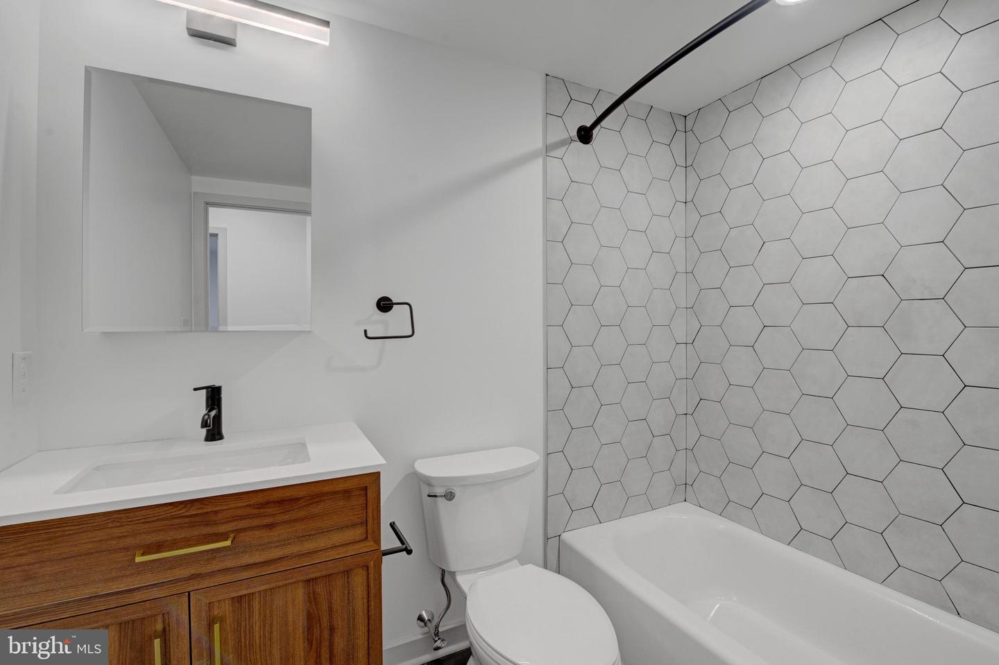 6808 Ridge Ave #502 Property Photo 9