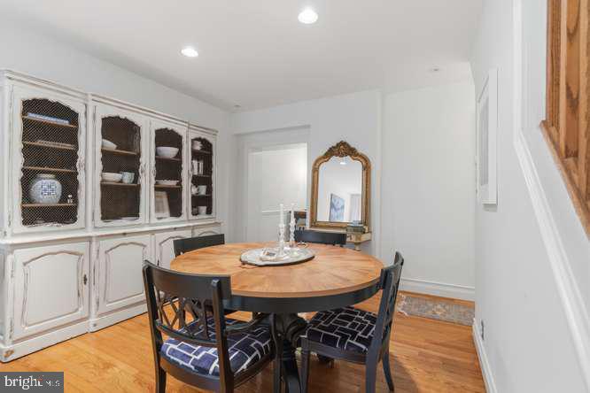 926 Catharine St Property Photo 9