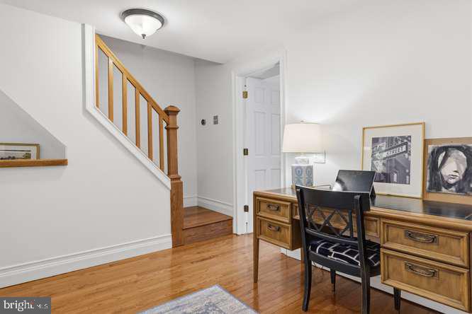 926 Catharine St Property Photo 19