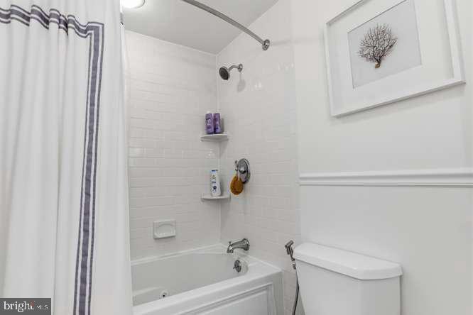 926 Catharine St Property Photo 20