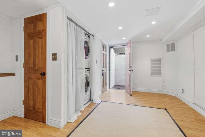 926 Catharine St Property Photo 32