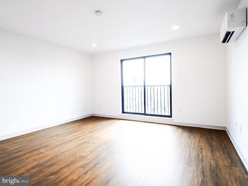 6515 Ridge Ave #416 Property Photo 2