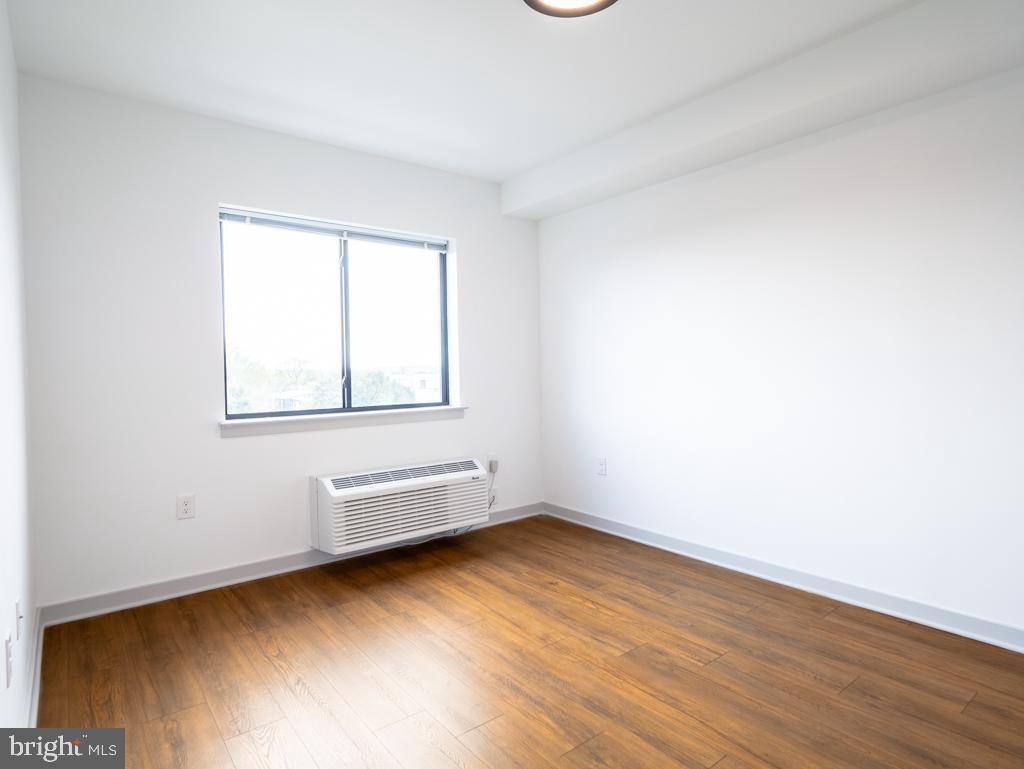 6515 Ridge Ave #416 Property Photo 3