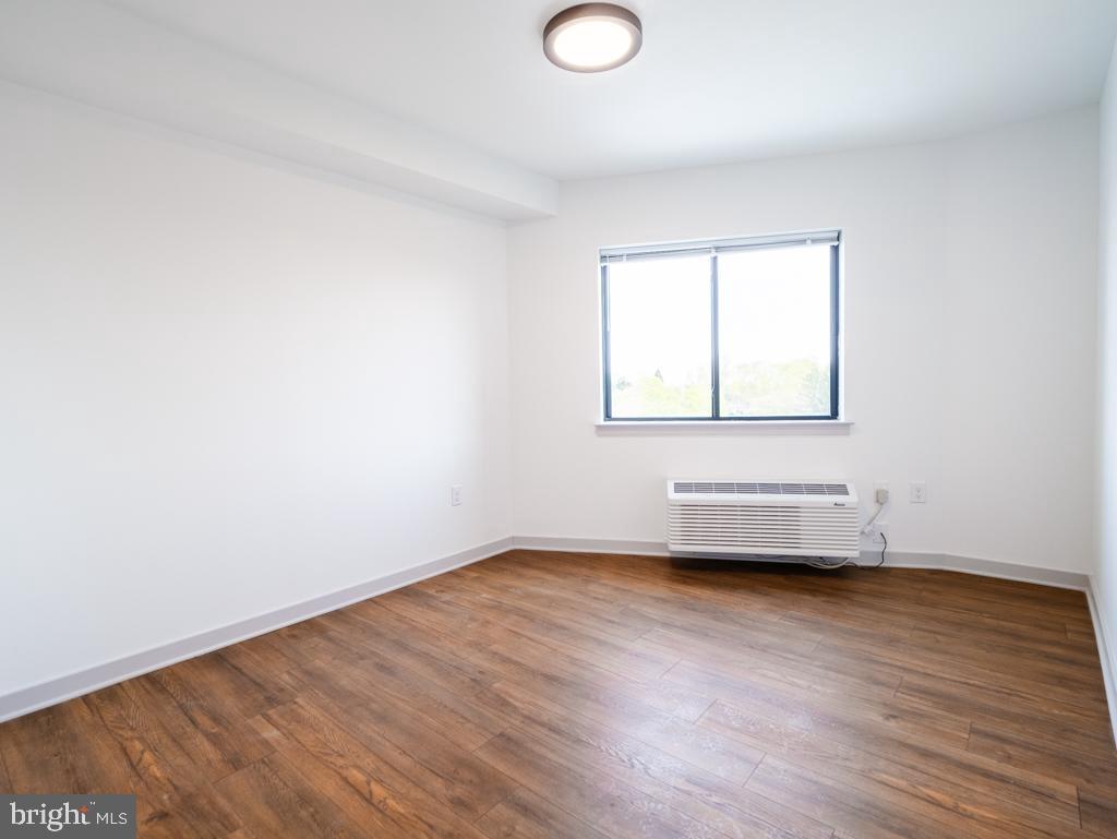 6515 Ridge Ave #416 Property Photo 4