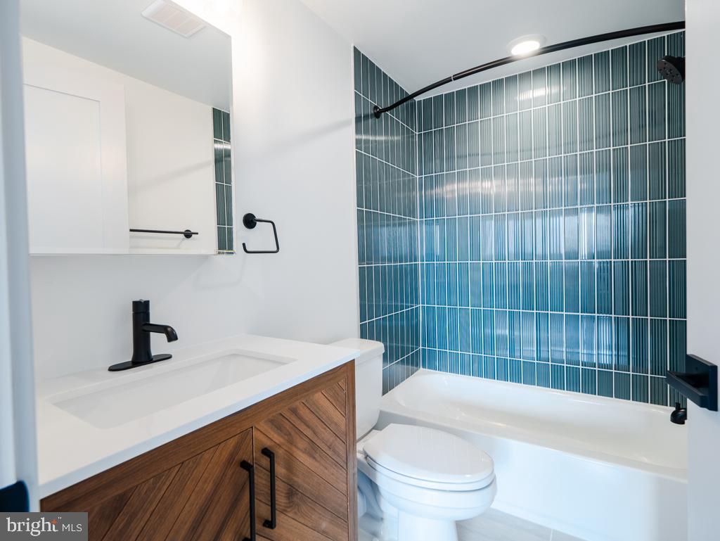 6515 Ridge Ave #416 Property Photo 5
