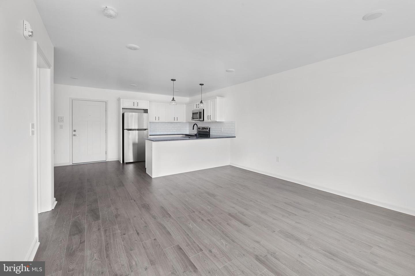 6618 Ridge Ave #203 Property Photo 4