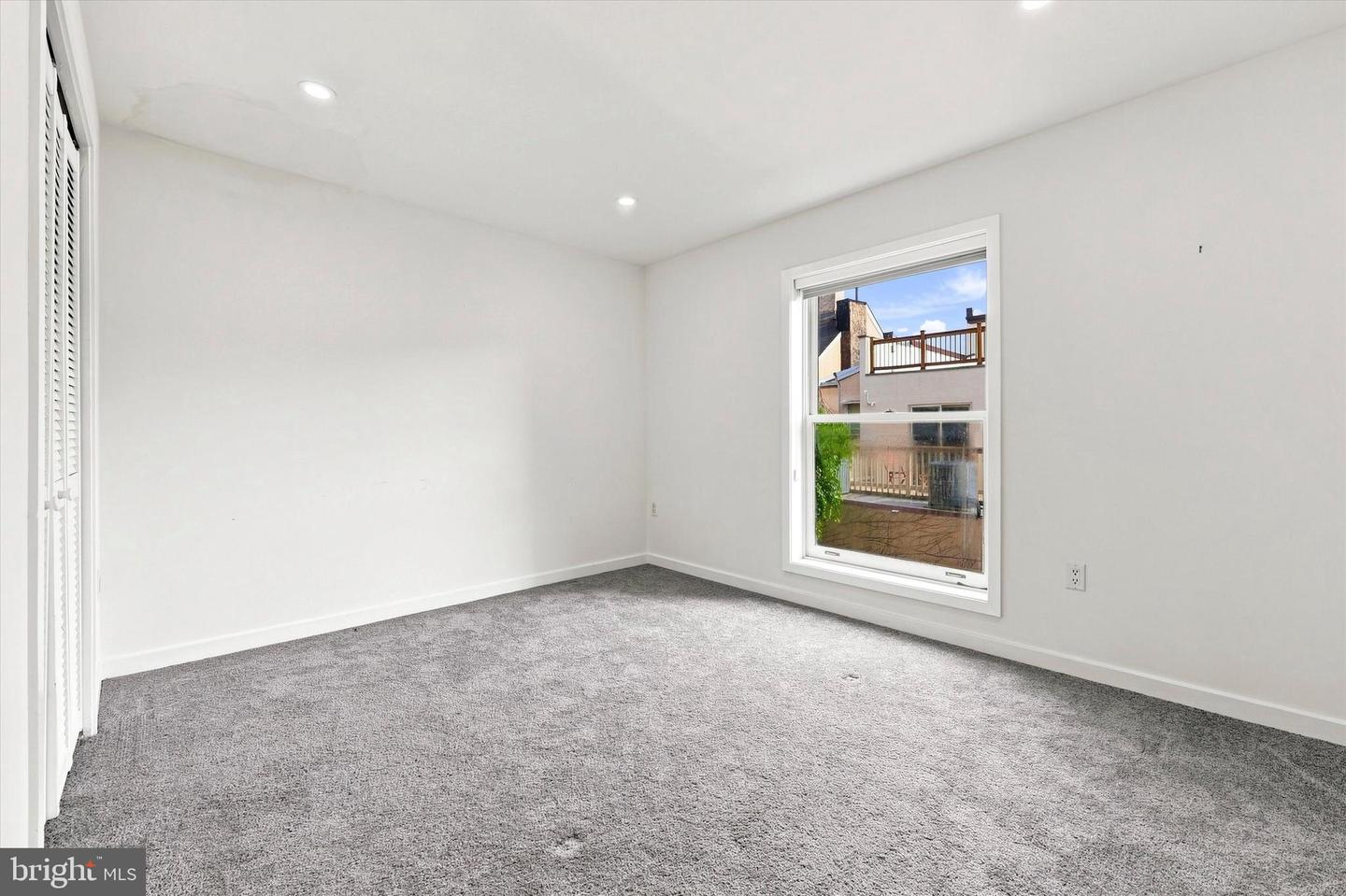 114 Bainbridge St Property Photo 17