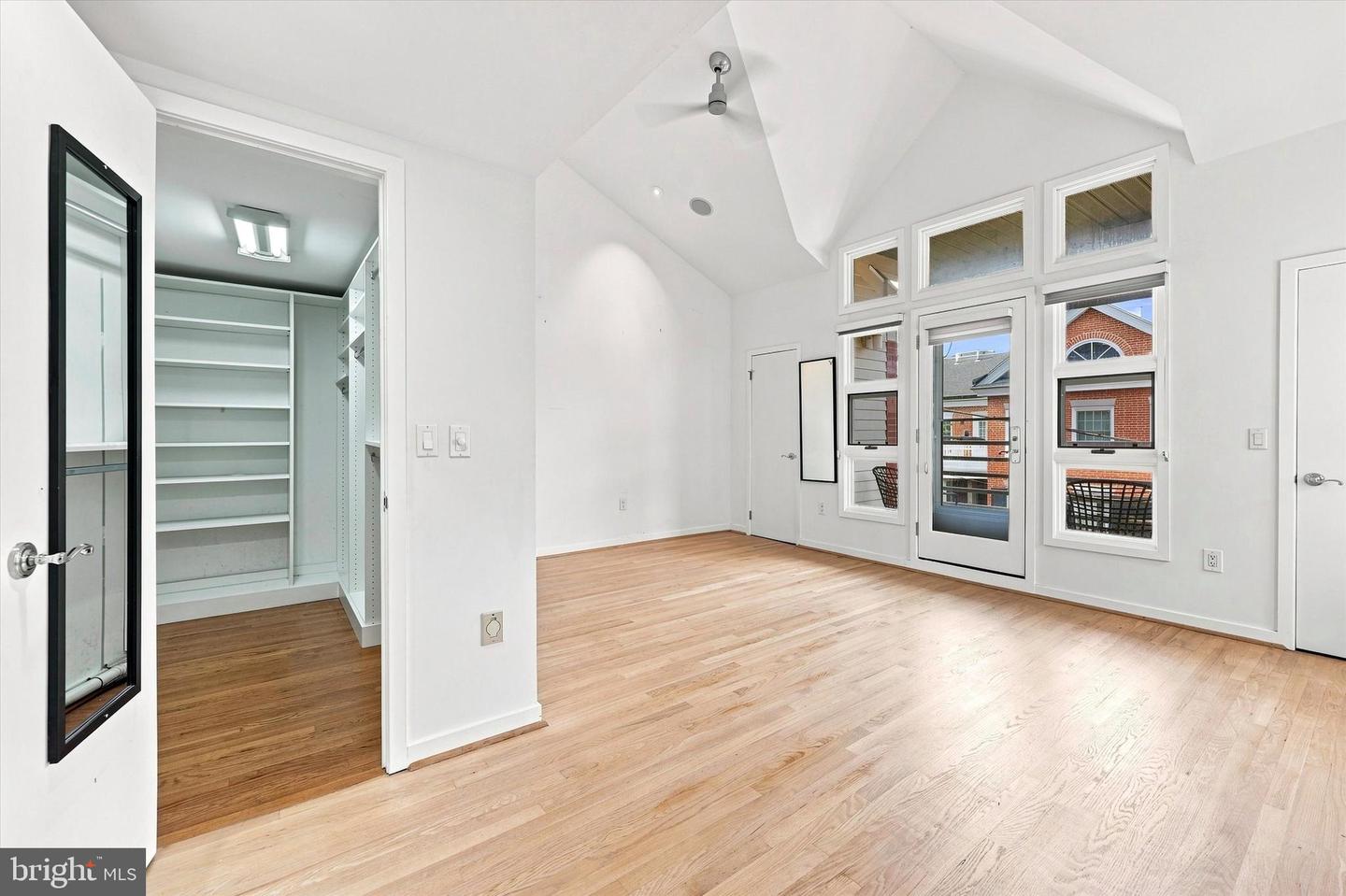 114 Bainbridge St Property Photo 20