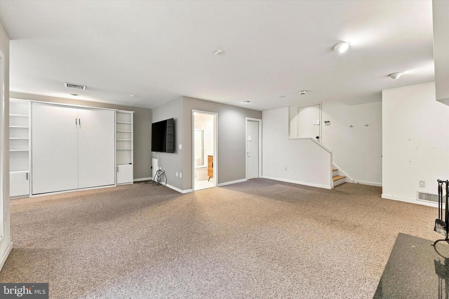 114 Bainbridge St Property Photo 32