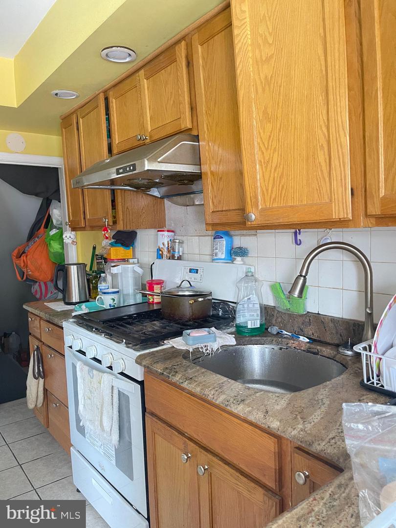 2702 S Darien St Property Photo 5