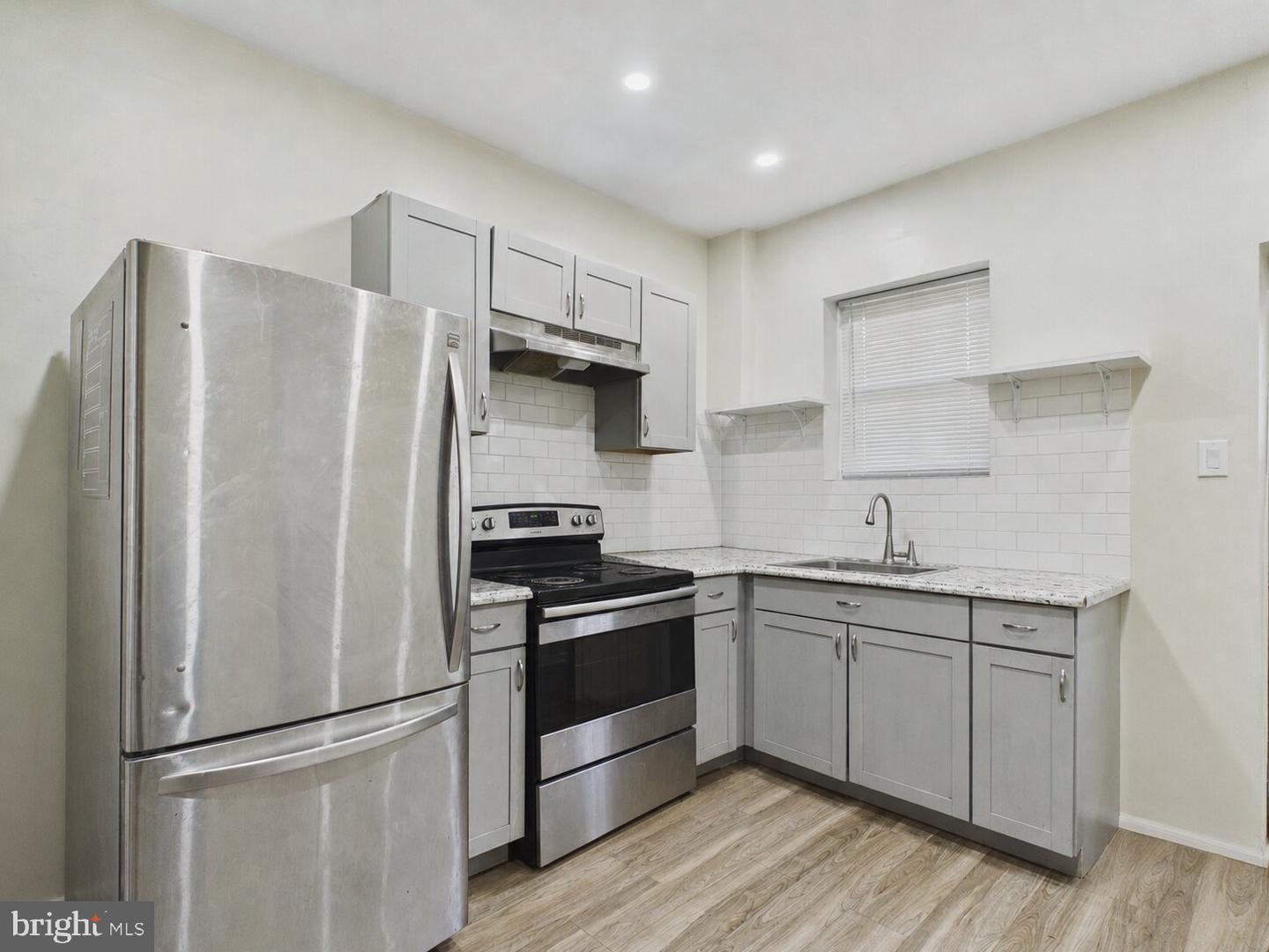 5621 WALTON AVE Property Photo 1