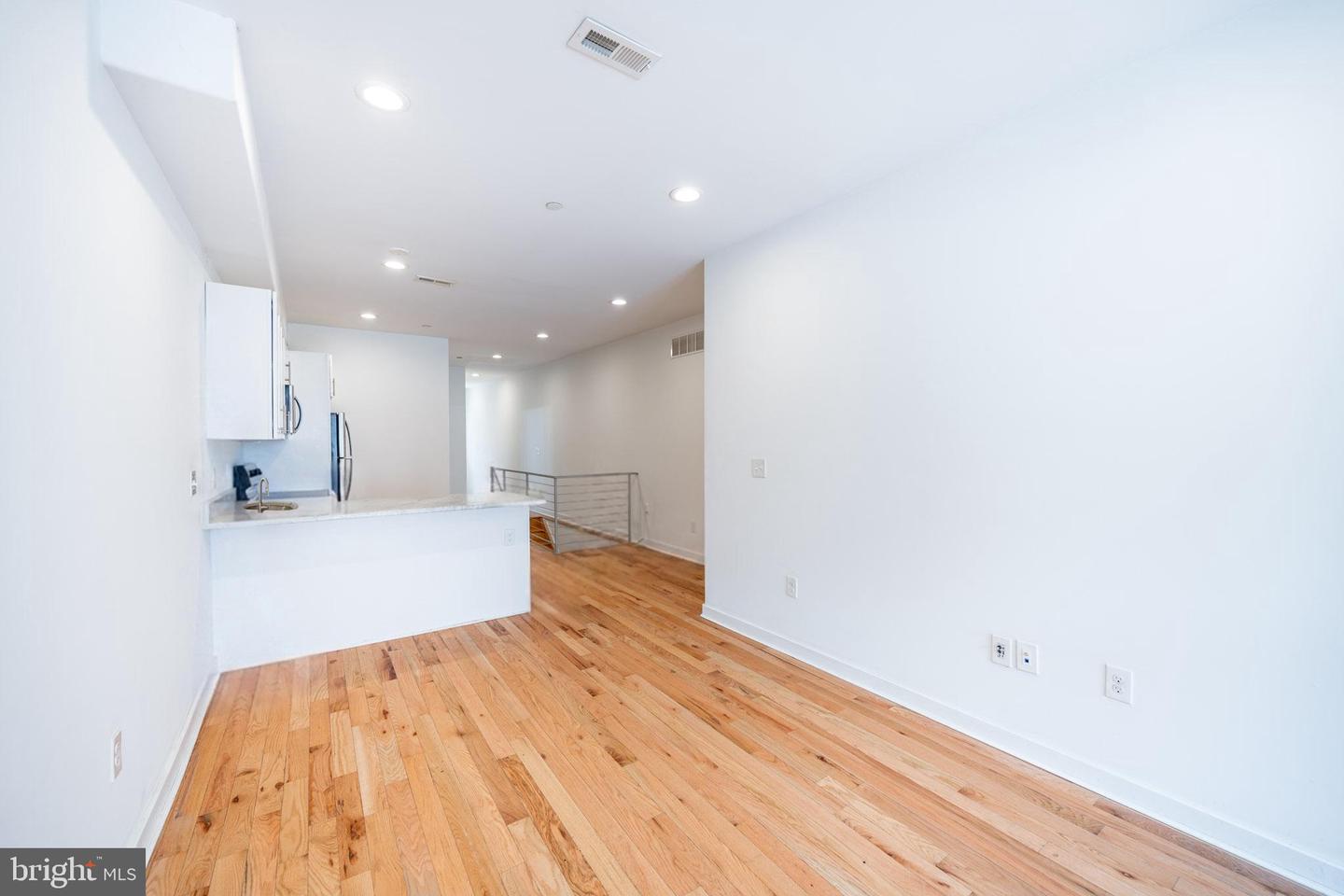 1642 N MARSHALL ST #UNIT 1 Property Photo 1