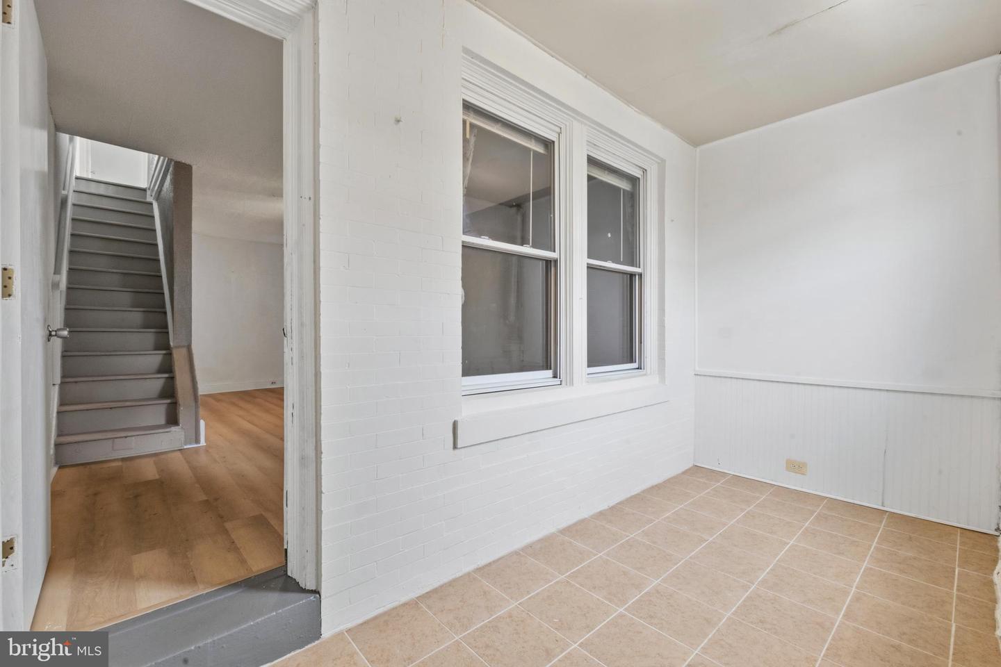 425 W Wellens Ave Property Photo 2