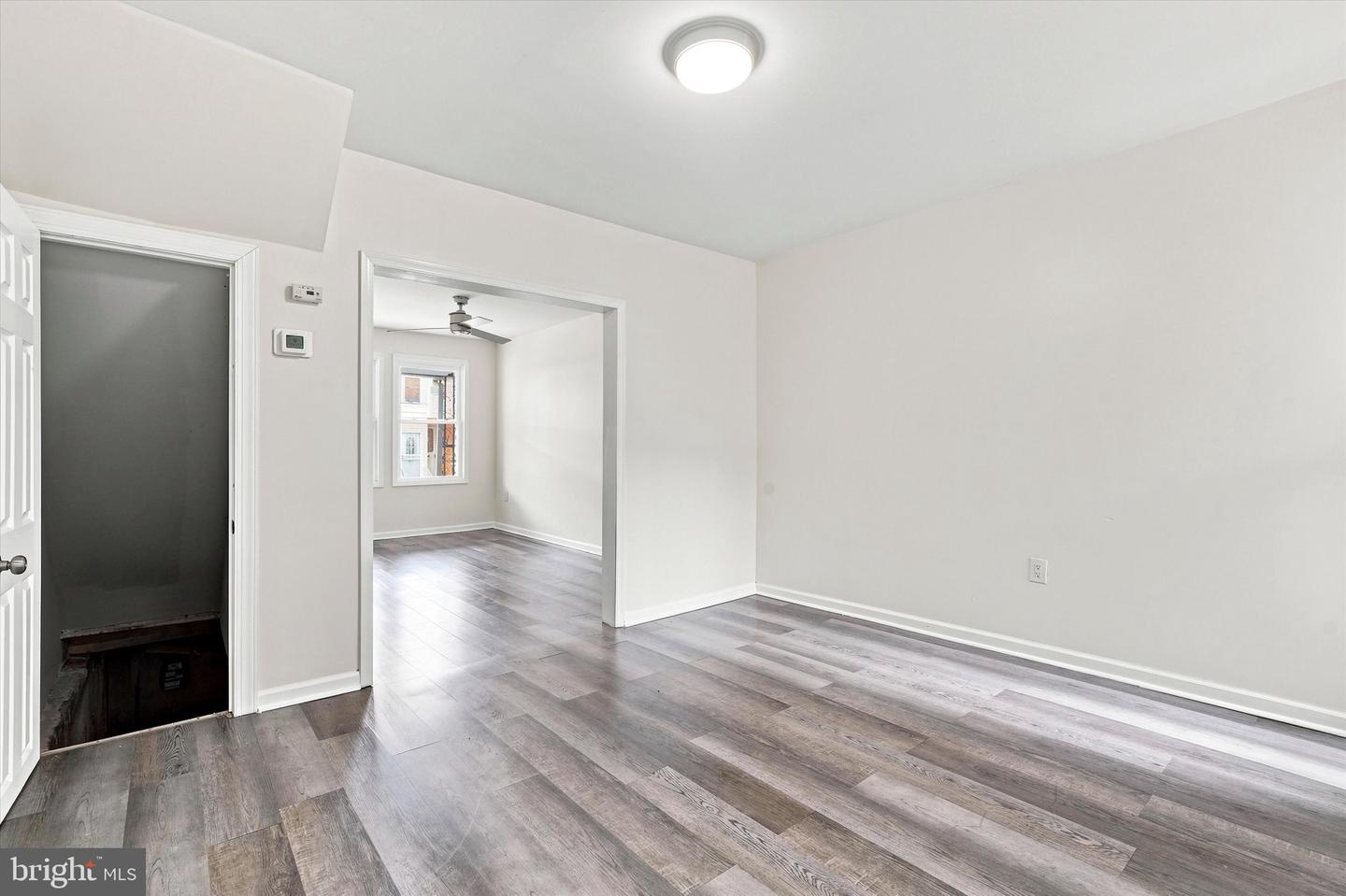 231 W Sheldon St Property Photo 8
