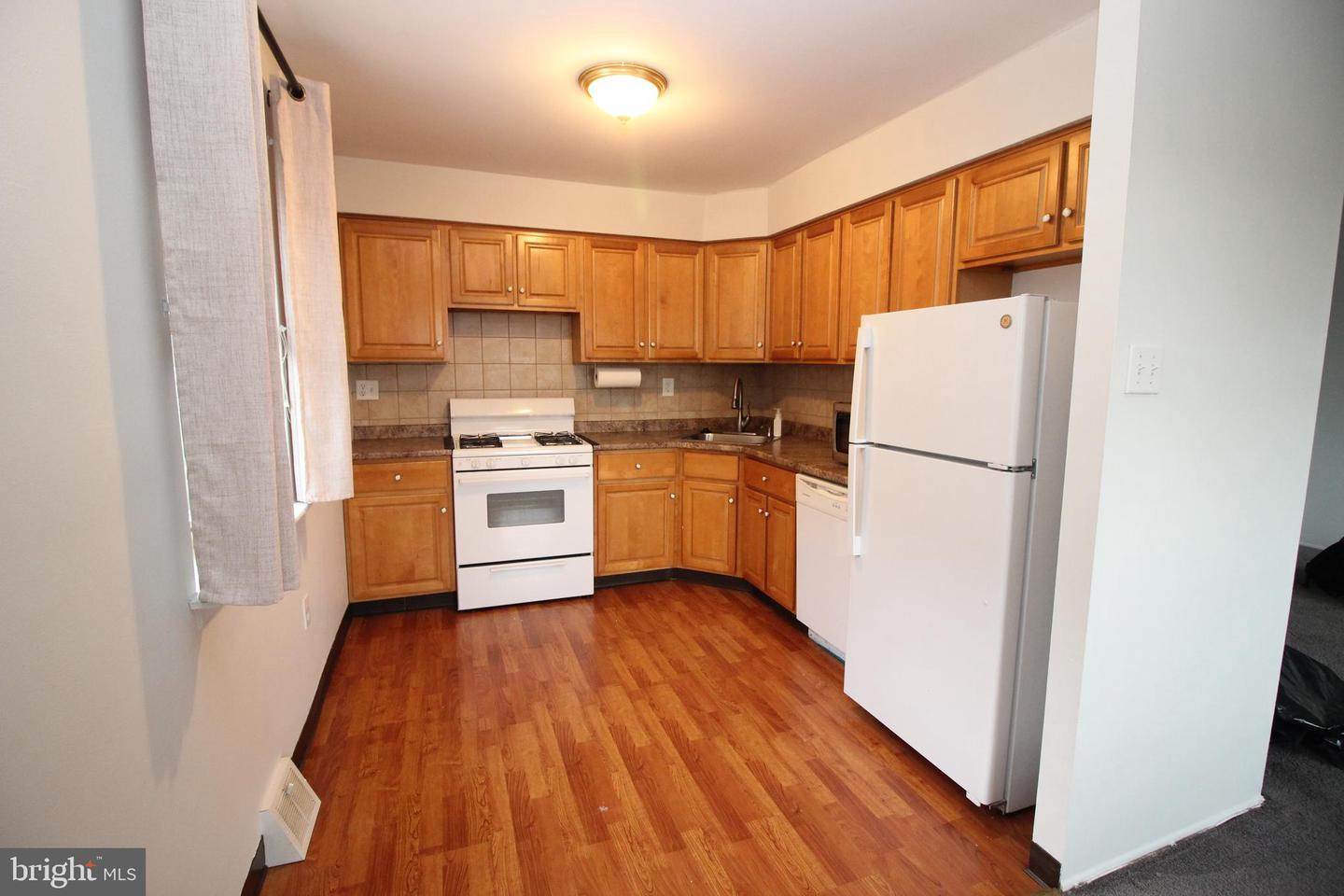 7915 Fairfield St Property Photo 4