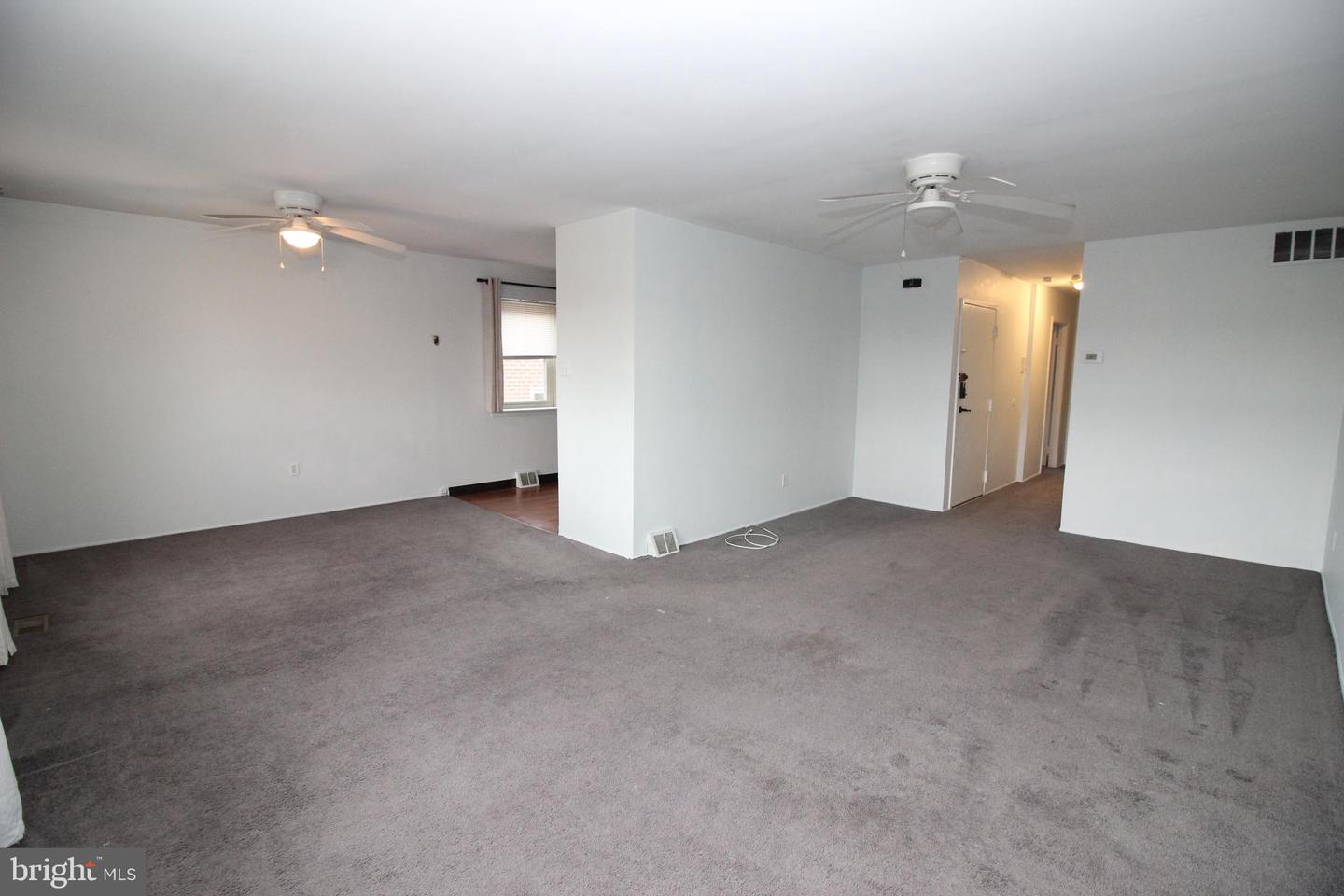 7915 Fairfield St Property Photo 6