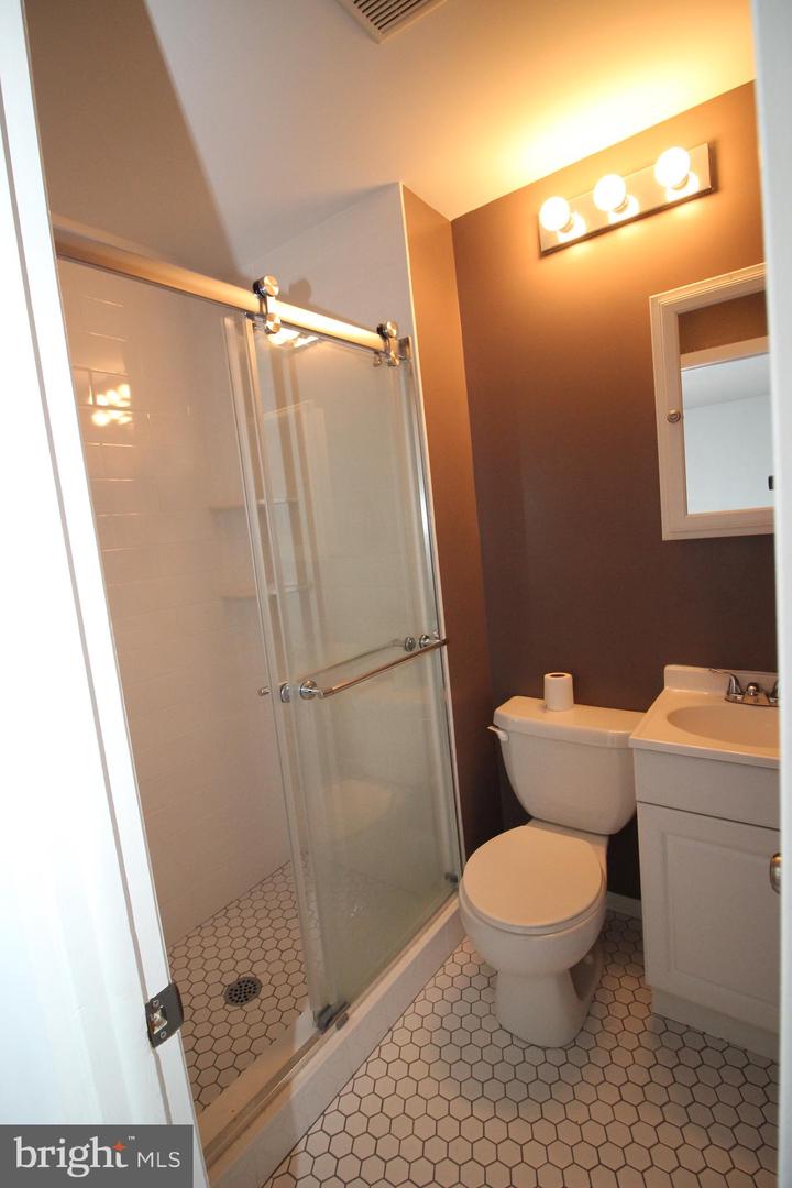 7915 Fairfield St Property Photo 10