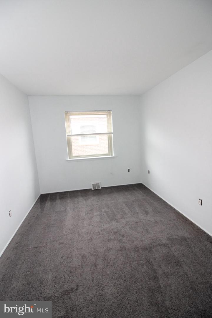 7915 Fairfield St Property Photo 12