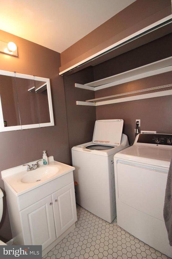 7915 Fairfield St Property Photo 14