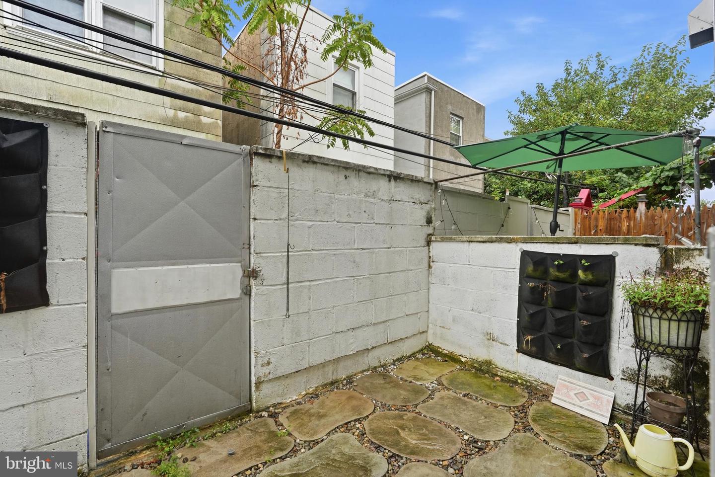 1717 S Chadwick St Property Photo 7
