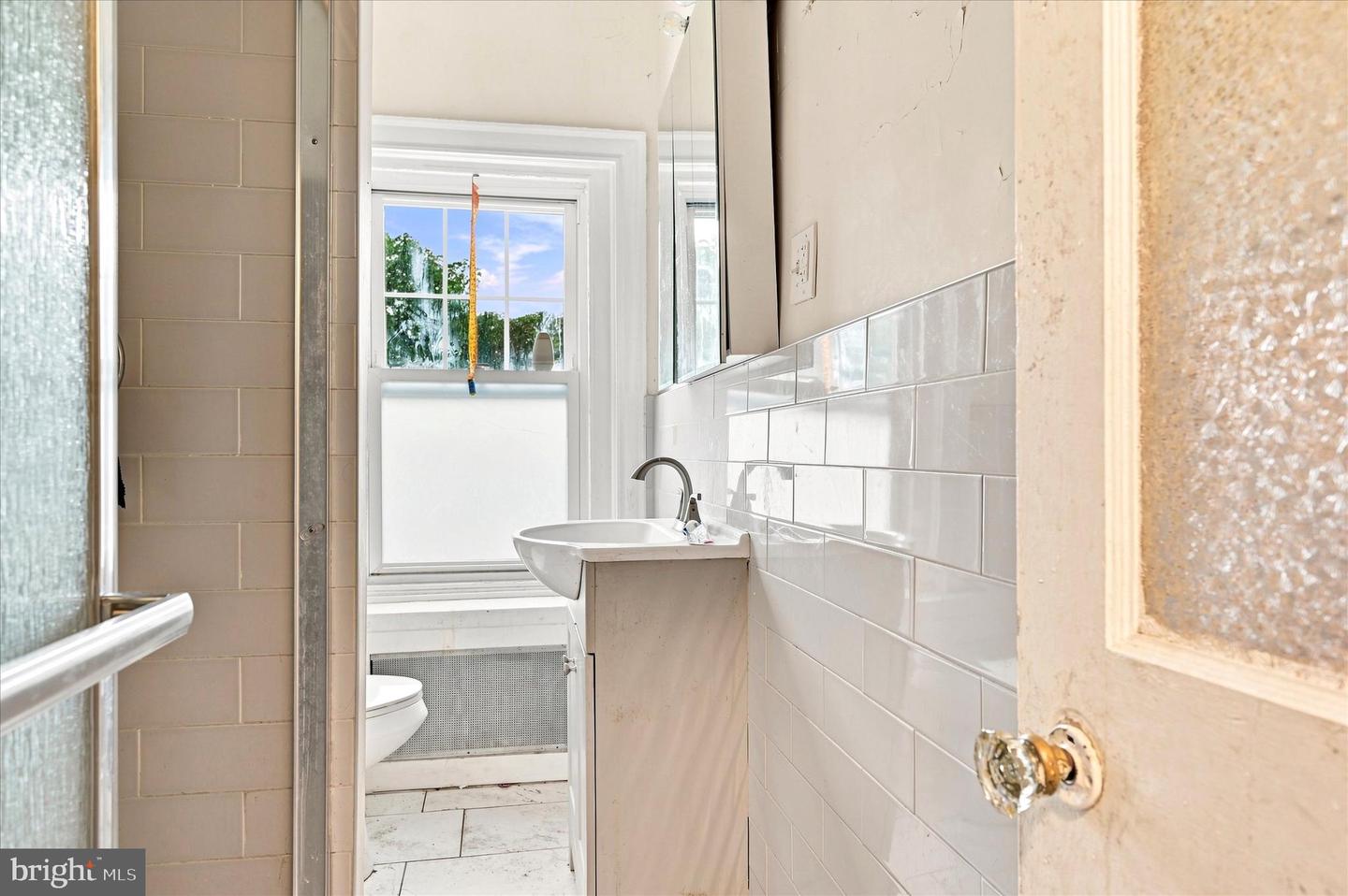 364 E Church Ln Property Photo 10