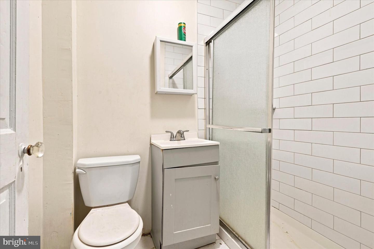 364 E Church Ln Property Photo 11