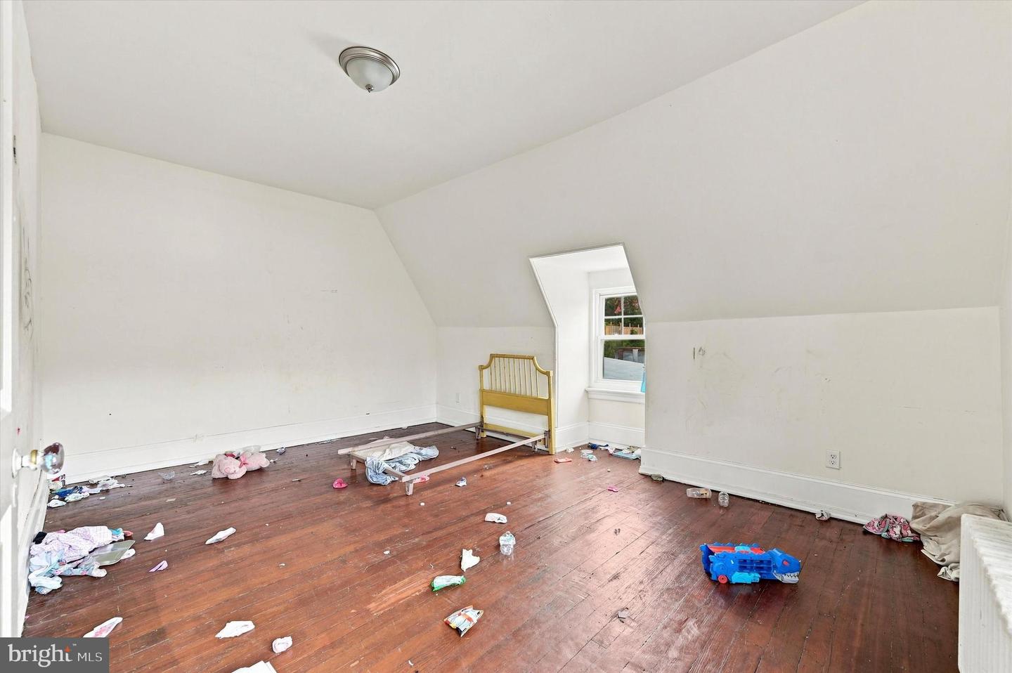 364 E Church Ln Property Photo 14