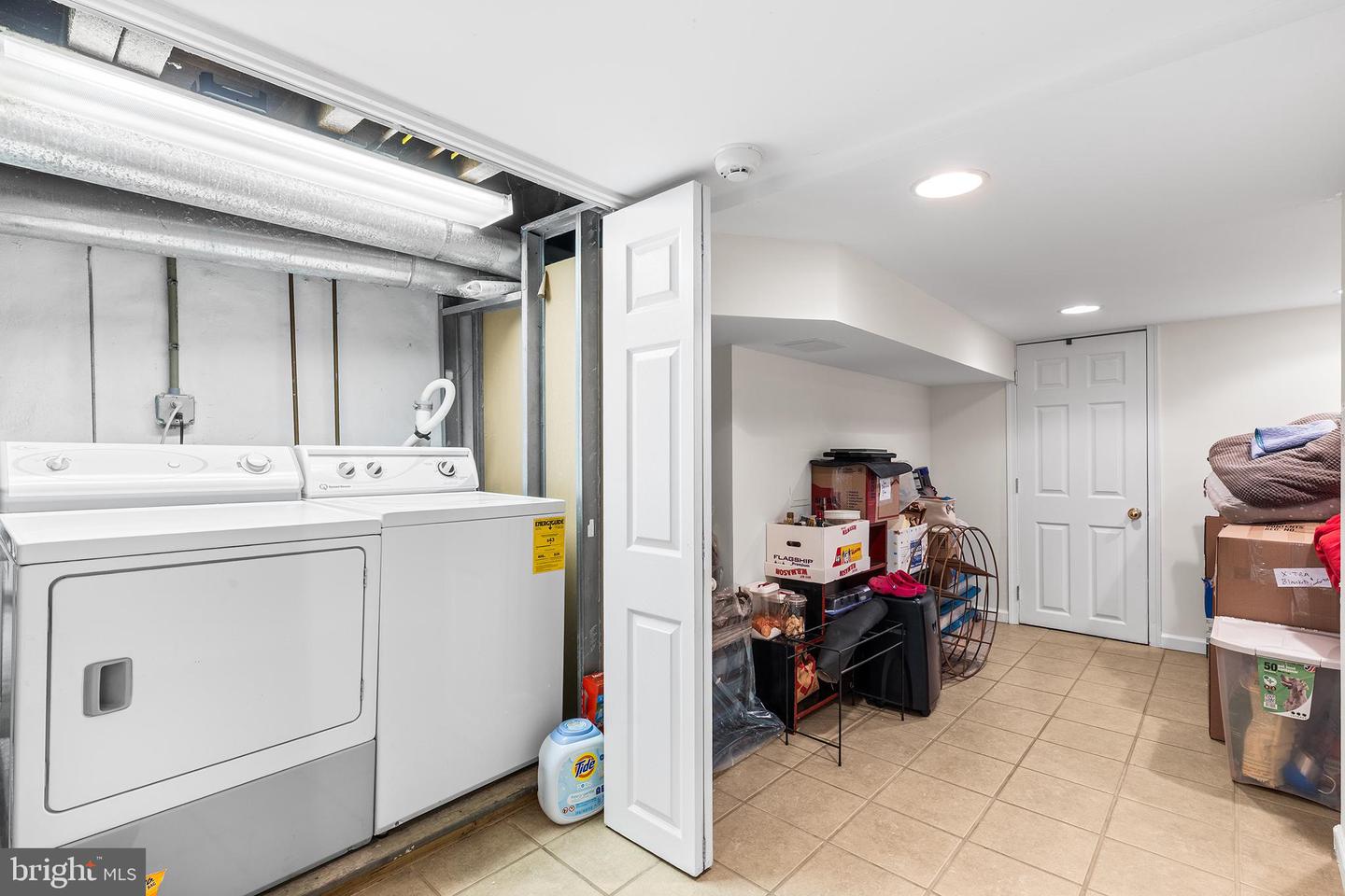 2420 Kimball St Property Photo 27
