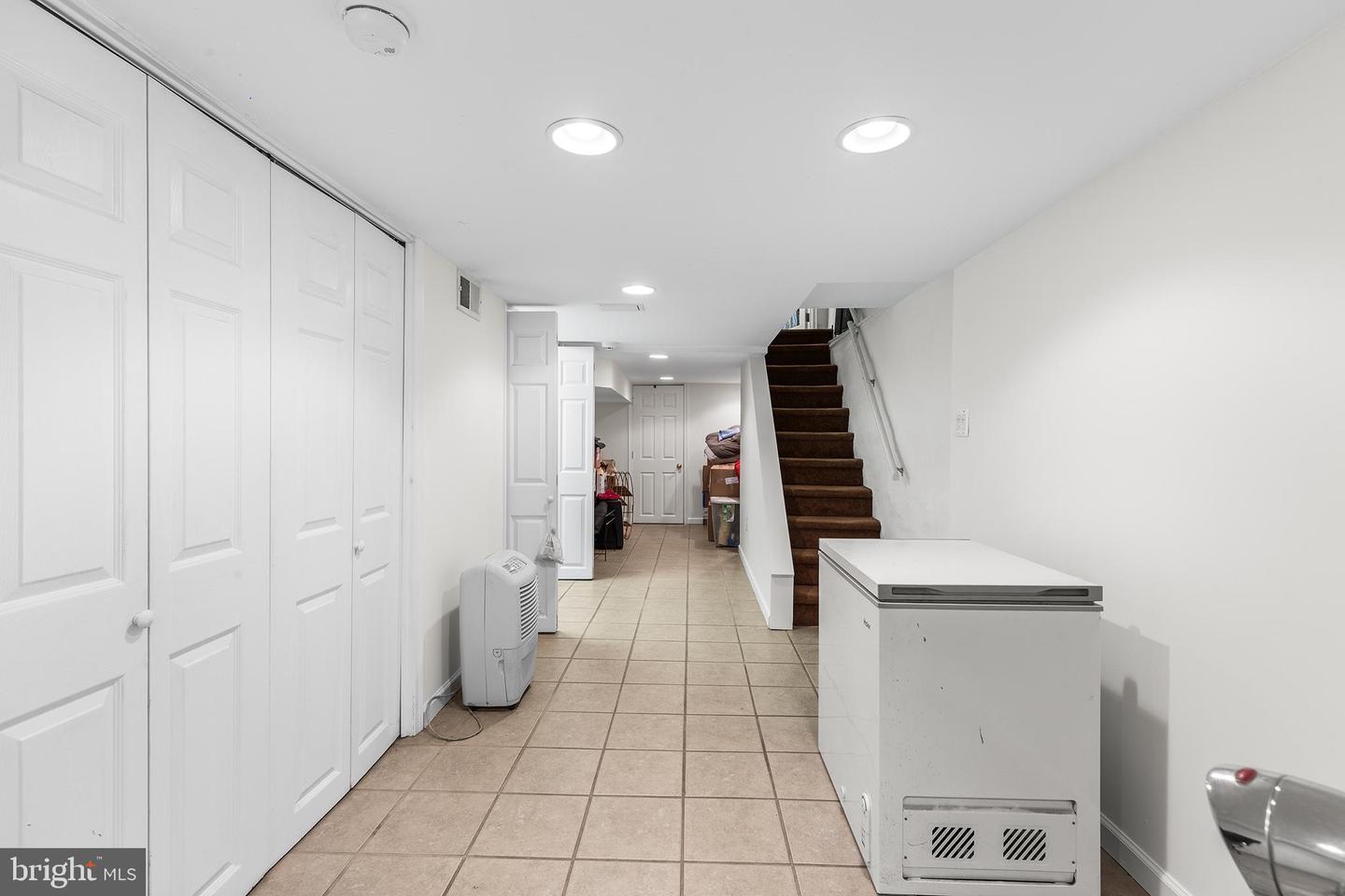 2420 Kimball St Property Photo 28