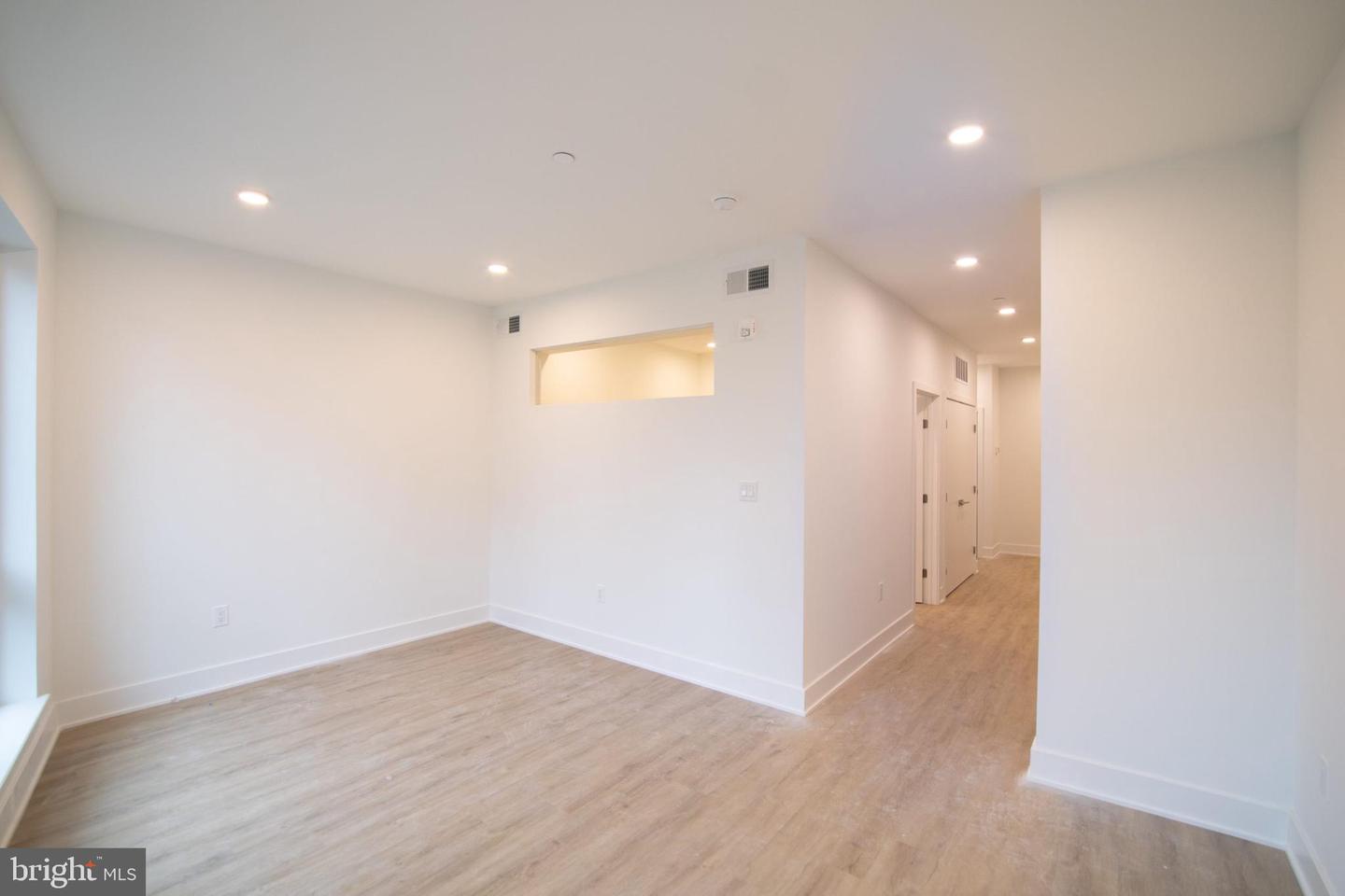 1325 N Lee St #unit 305 Property Photo 4