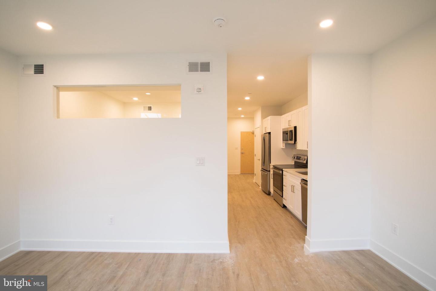 1325 N Lee St #unit 305 Property Photo 5