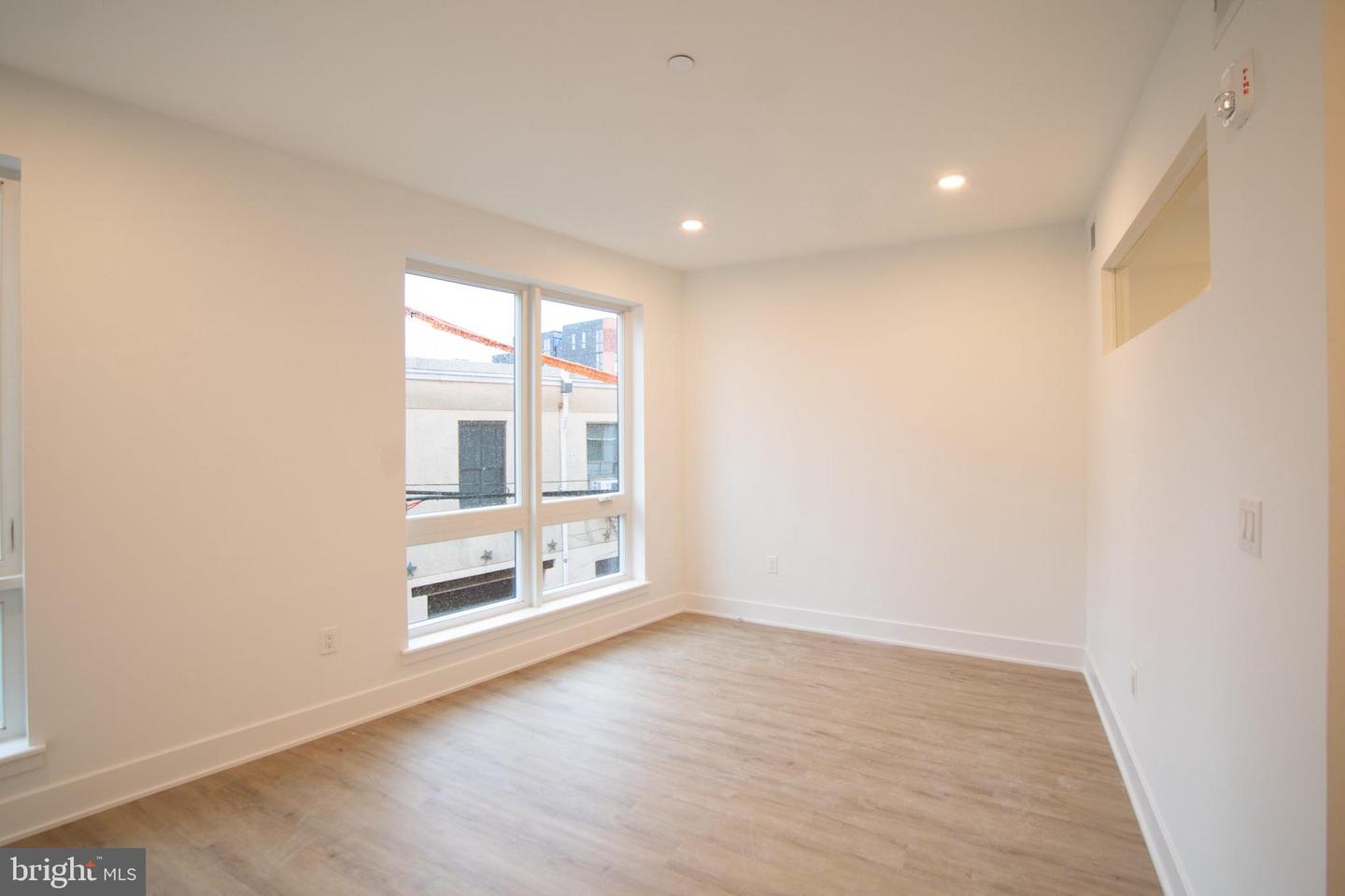 1325 N Lee St #unit 305 Property Photo 7