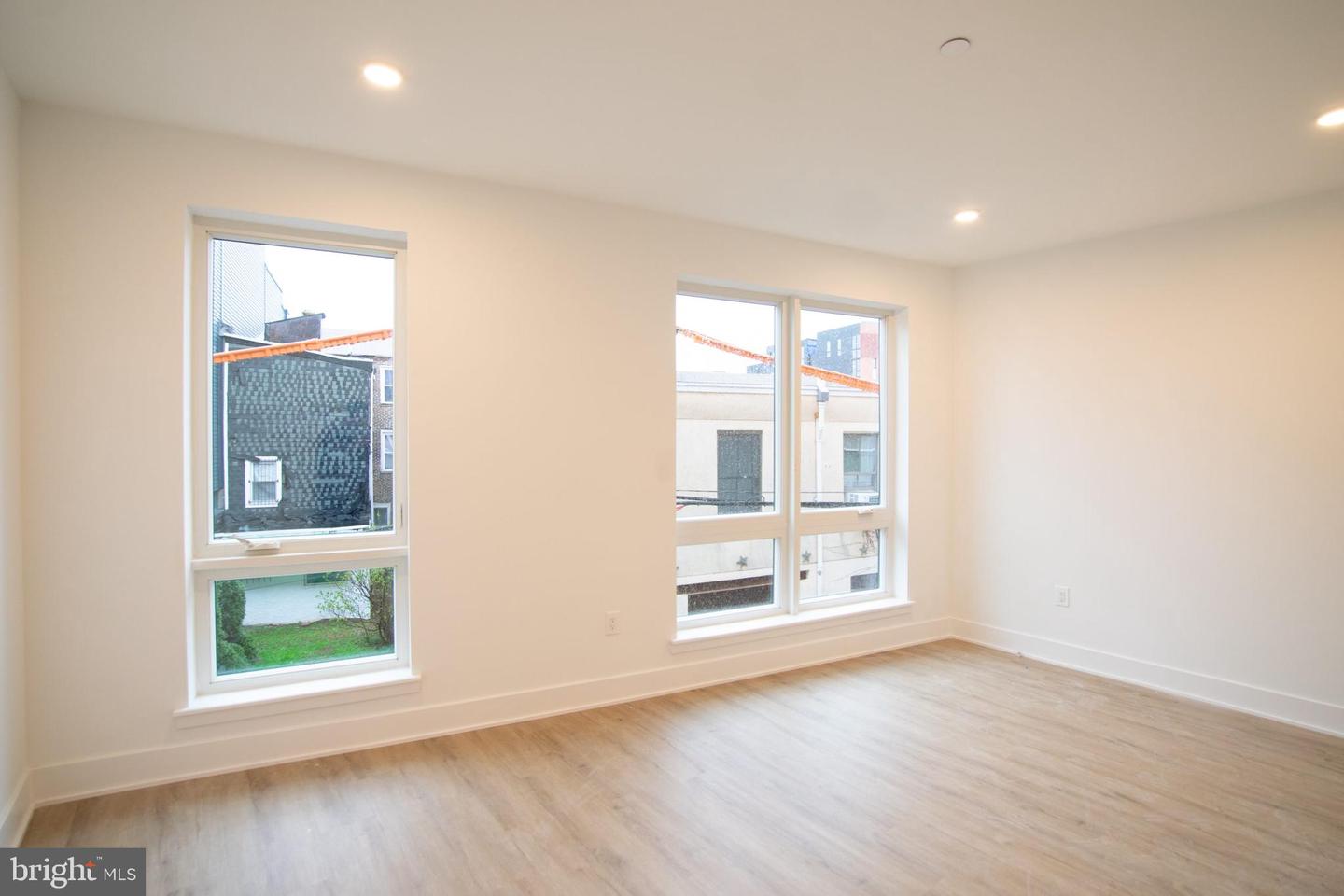 1325 N Lee St #unit 305 Property Photo 8