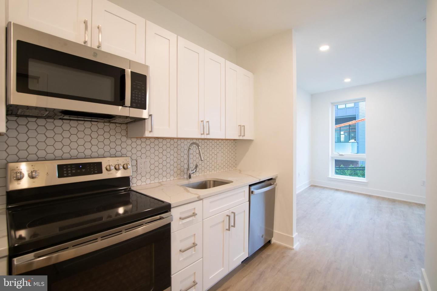1325 N Lee St #unit 305 Property Photo 10