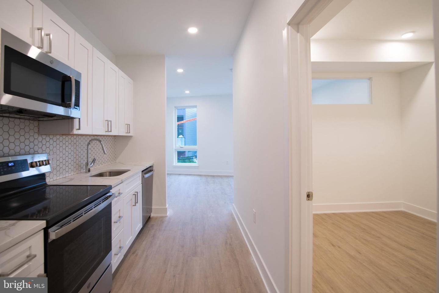 1325 N Lee St #unit 305 Property Photo 12