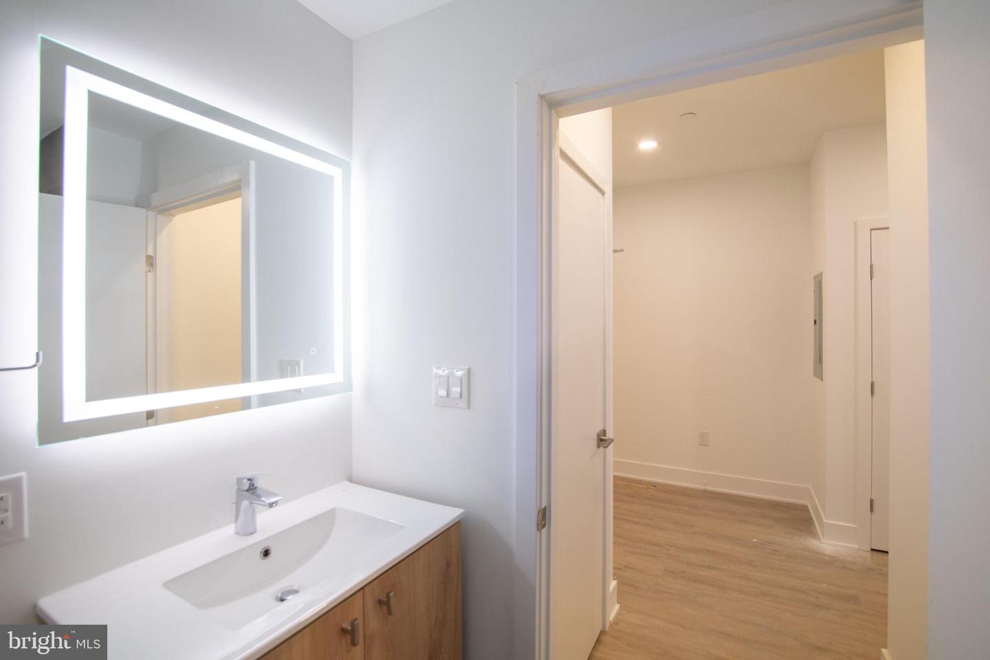 1325 N Lee St #unit 305 Property Photo 23