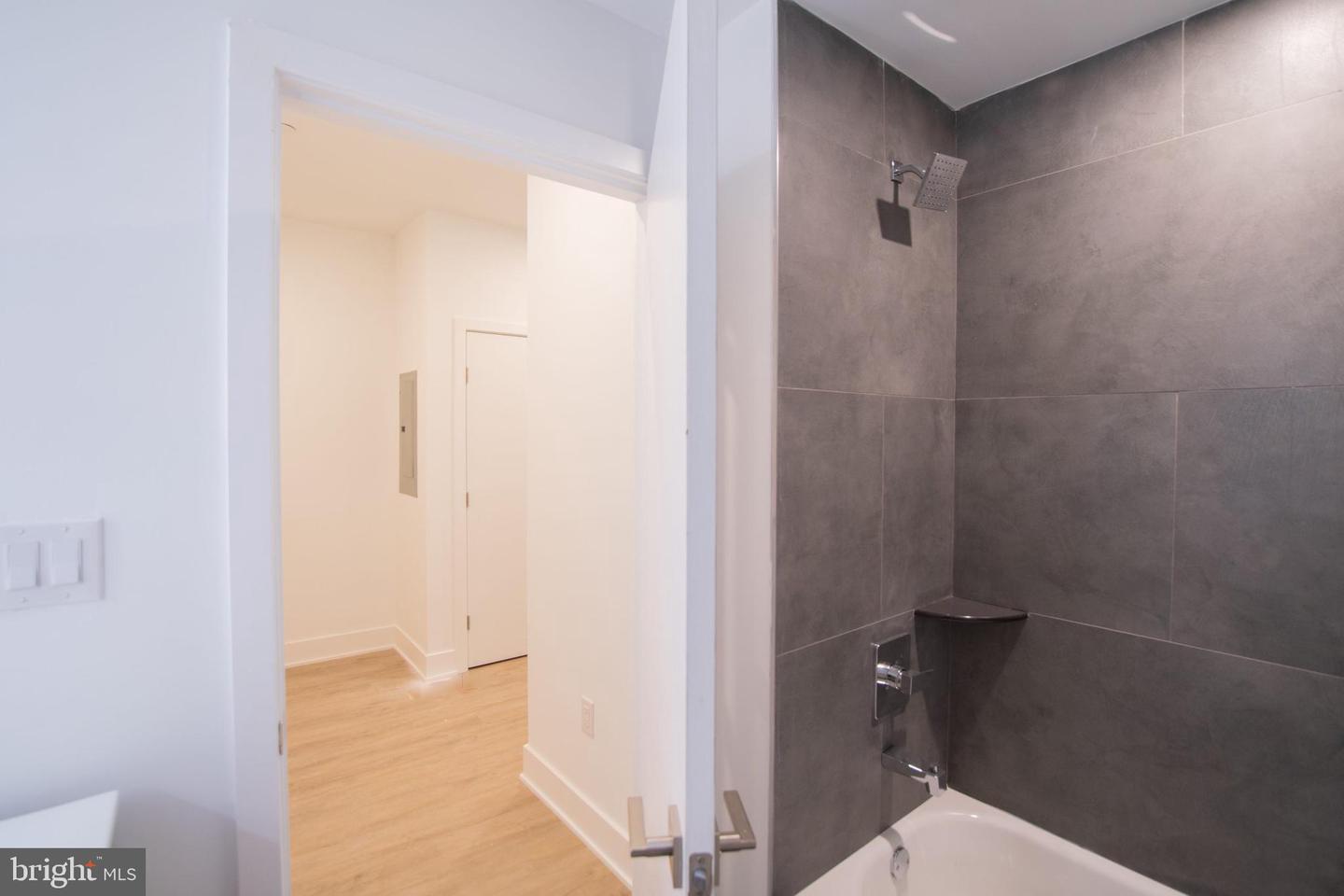 1325 N Lee St #unit 305 Property Photo 24