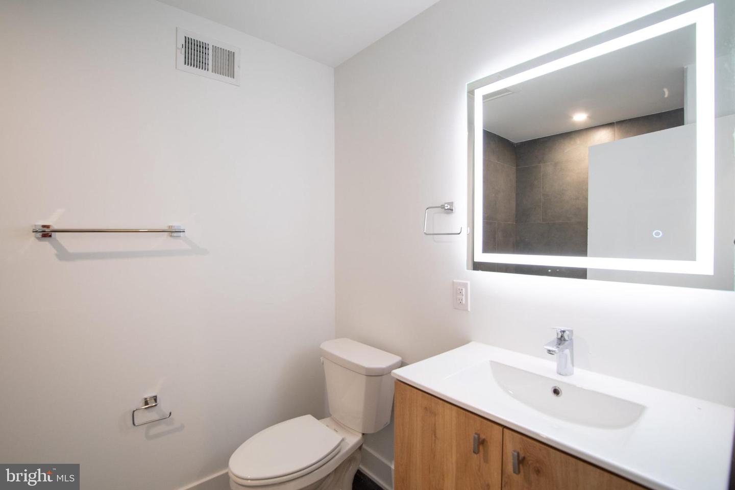 1325 N Lee St #unit 305 Property Photo 25
