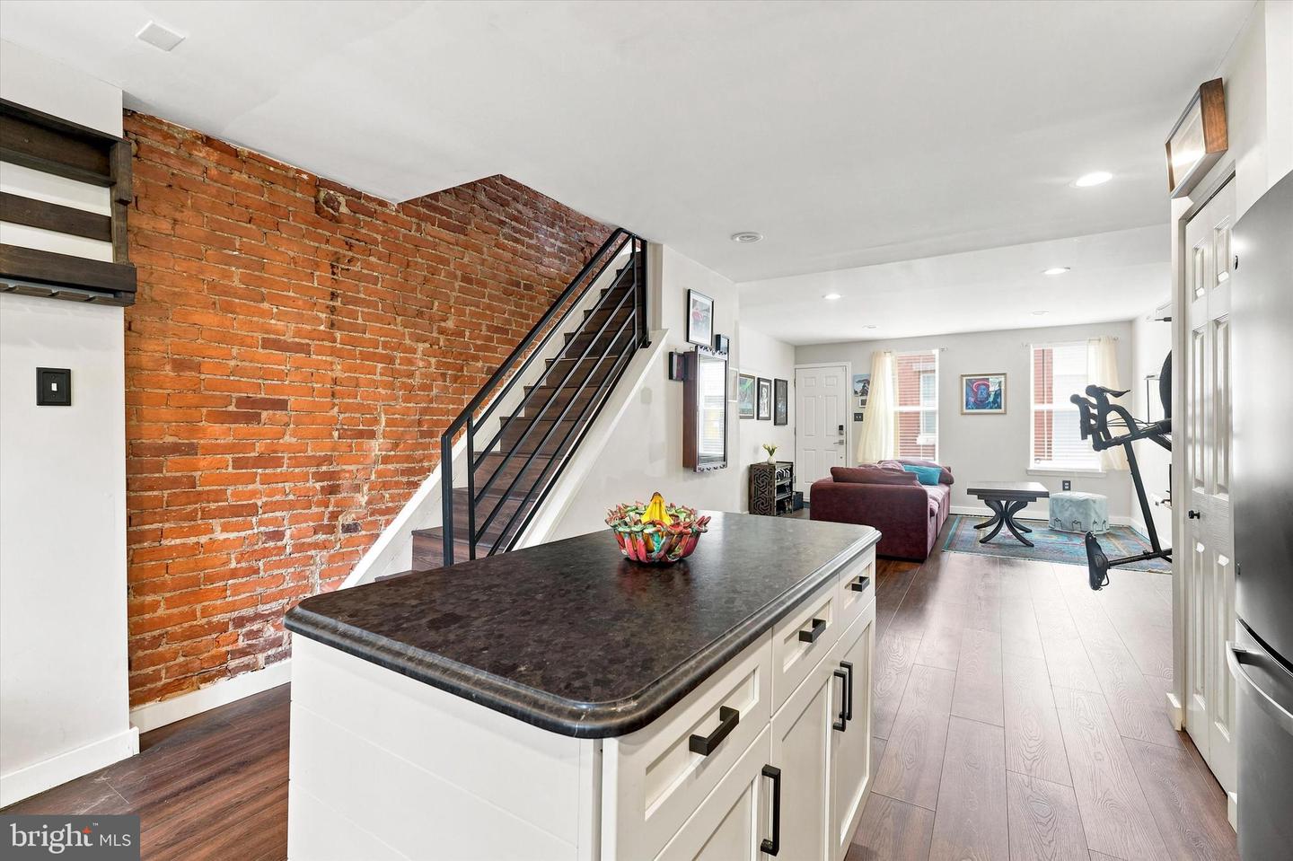 1931 Annin St Property Photo 1